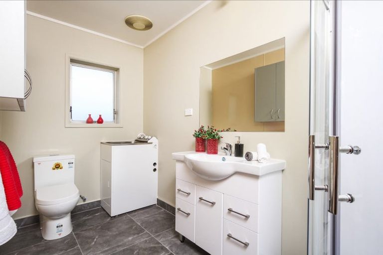 Photo of property in 2/24 Arawa Street, New Lynn, Auckland, 0600