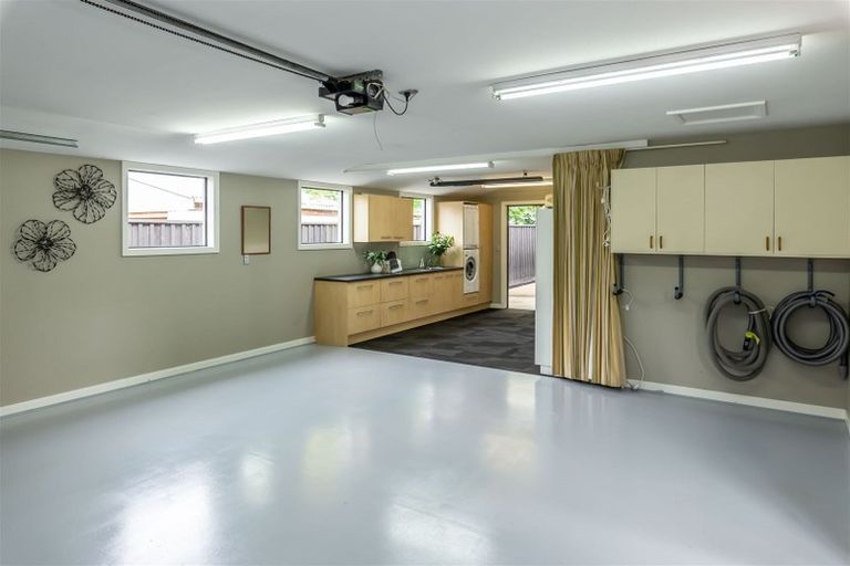 Photo of property in 11 Ashcroft Place, Burnside, Christchurch, 8053