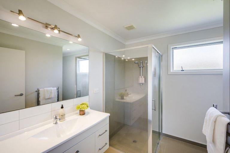 Photo of property in 17 Aoraki Road, Poraiti, Napier, 4112