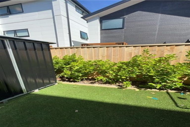 Photo of property in 7/22 Yeovil Road, Te Atatu Peninsula, Auckland, 0610