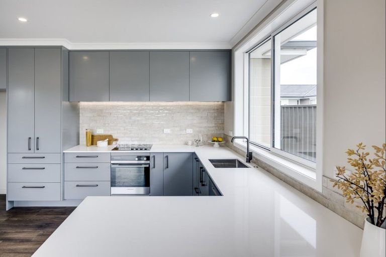 Photo of property in 15 West Place, Greenmeadows, Napier, 4112