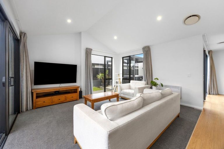 Photo of property in 20 Dray Place, Halswell, Christchurch, 8025