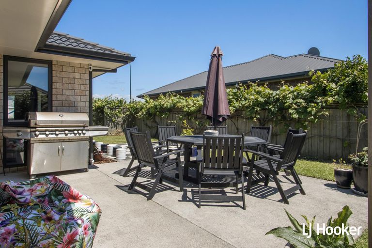 Photo of property in 32 Reel Road, Athenree, Waihi Beach, 3611