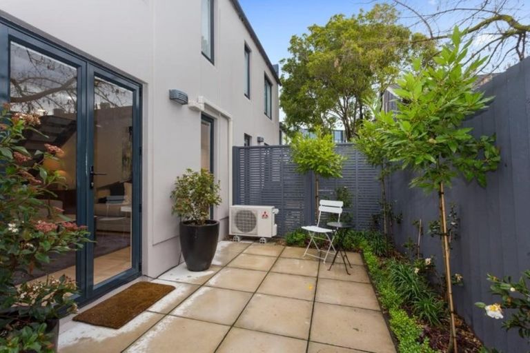 Photo of property in 4/388 Montreal Street, Christchurch Central, Christchurch, 8013