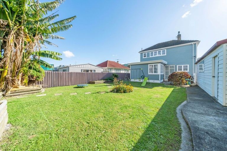 Photo of property in 68 Churton Crescent, Taita, Lower Hutt, 5011