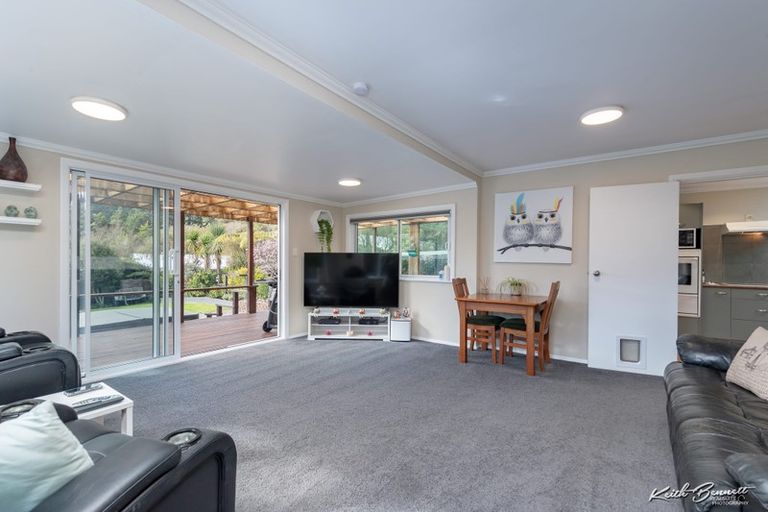 Photo of property in 29 Jocelyn Crescent, Pinehaven, Upper Hutt, 5019
