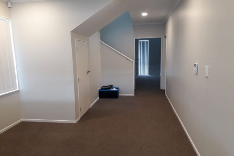 Photo of property in 22 Saddleback Crescent, Papakura, 2110