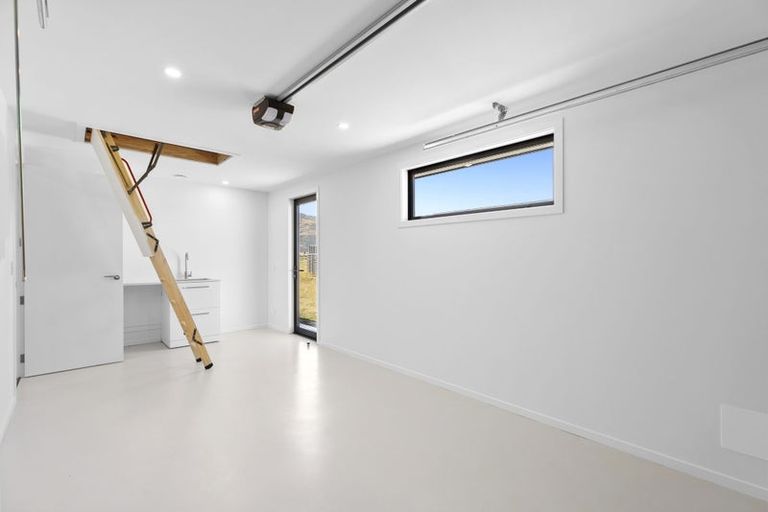 Photo of property in 37 Gillespie Street, Lake Hawea, 9382