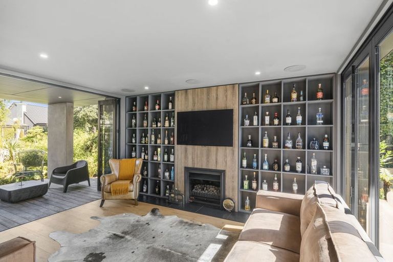 Photo of property in 100 Glandovey Road, Fendalton, Christchurch, 8052