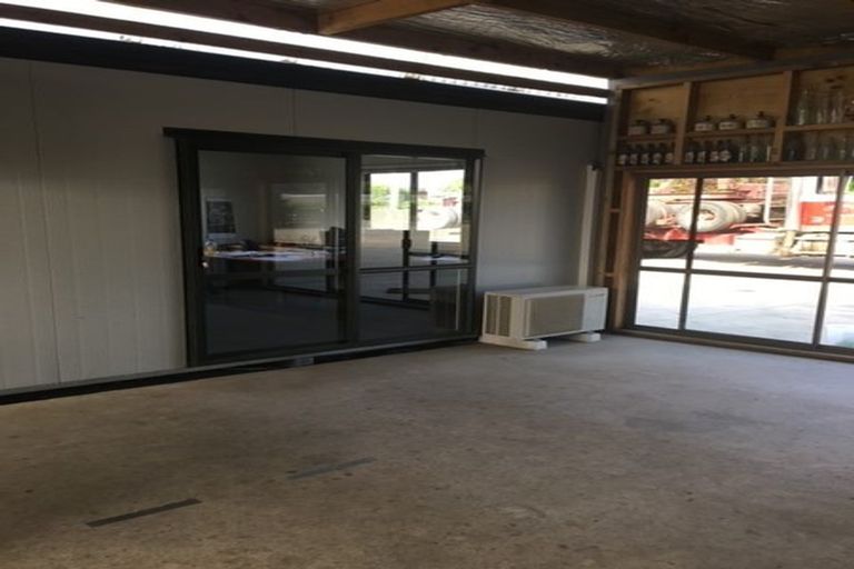 Photo of property in 2060 State Highway 50, Fernhill, Hastings, 4175