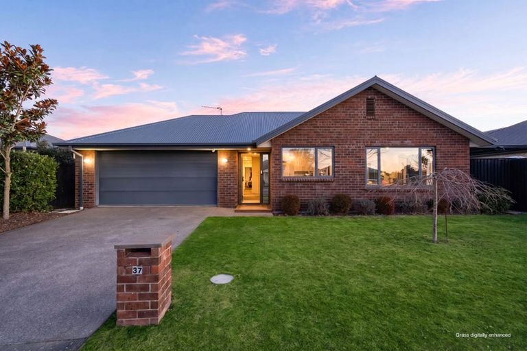 Photo of property in 37 Parklea Avenue, Halswell, Christchurch, 8025