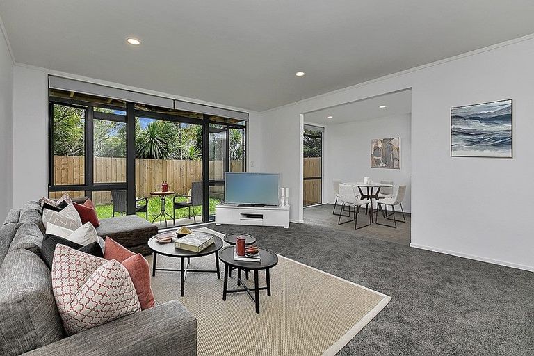 Photo of property in 1/3 Erewhon Place, Birkdale, Auckland, 0626