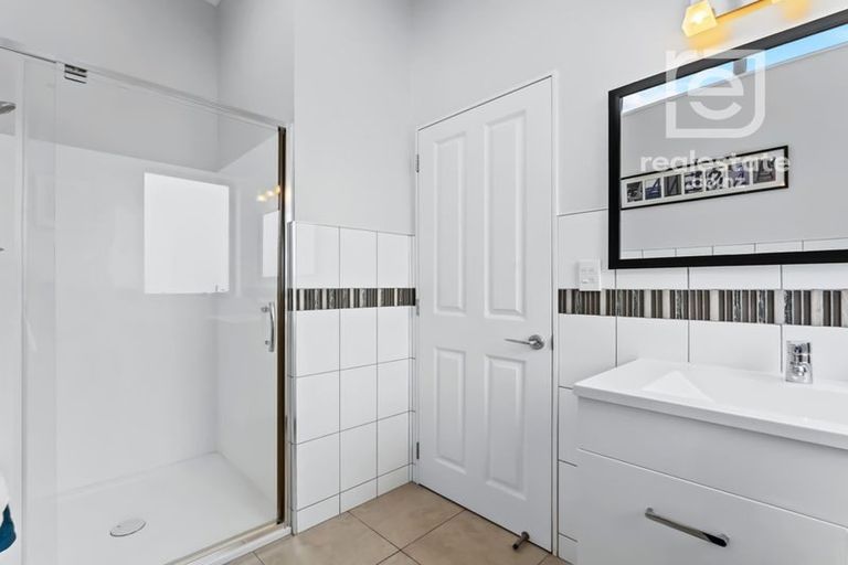 Photo of property in 74 Helenslee Road, Pokeno, 2402