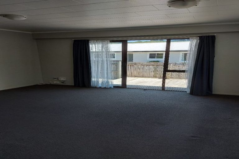 Photo of property in 62a Gemstone Drive, Birchville, Upper Hutt, 5018