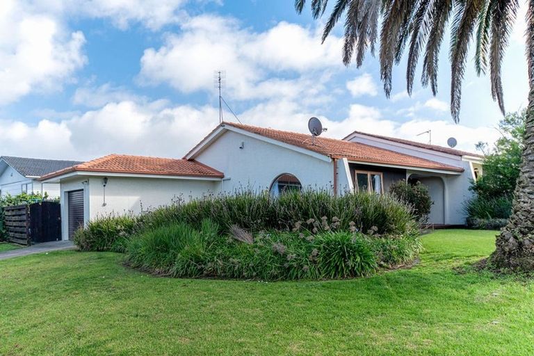 Photo of property in 2/63 Walworth Avenue, Pakuranga Heights, Auckland, 2010