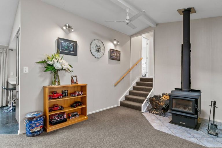Photo of property in 12 Denton Road, Levin, 5571
