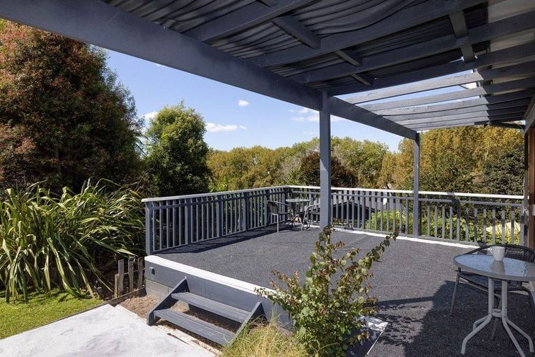 Photo of property in 12 Nettlingham Place, Te Puke, 3119