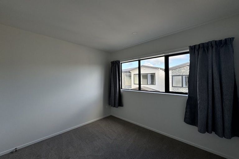 Photo of property in 16 Elegant Lane, Ranui, Auckland, 0612