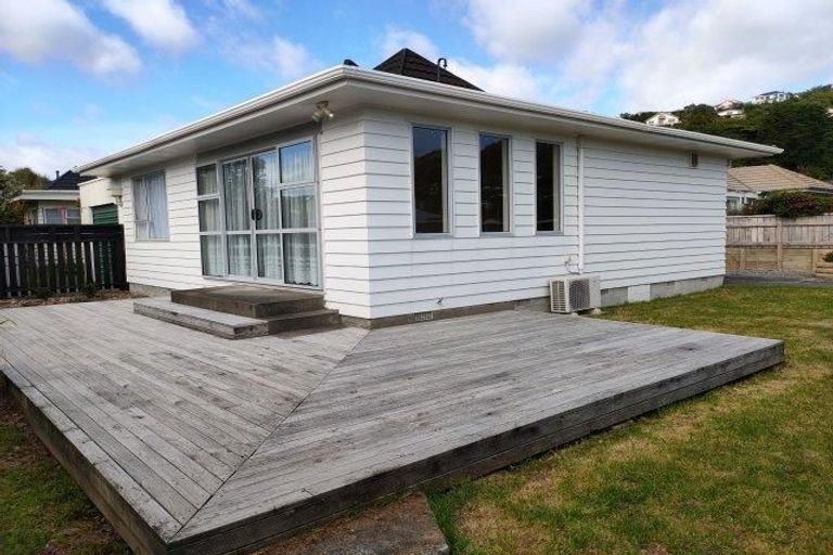Photo of property in 21c Beauchamp Street, Tawa, Wellington, 5028