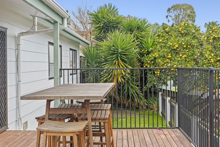 Photo of property in 1/97 Waitaha Road, Welcome Bay, Tauranga, 3112