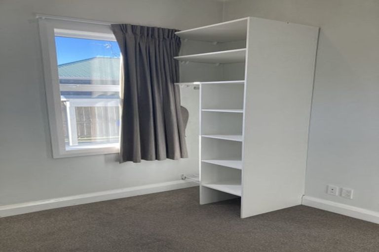 Photo of property in 17 Queens Drive, Kilbirnie, Wellington, 6022