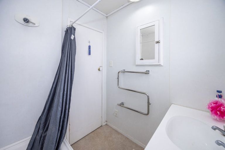 Photo of property in 44 Ross Crescent, Fairfield, Hamilton, 3214