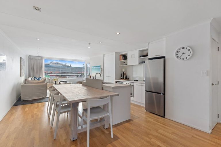Photo of property in Algarve Apartments, 310/332 Maunganui Road, Mount Maunganui, 3116
