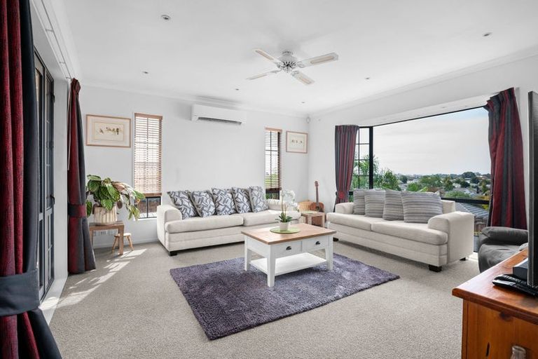 Photo of property in 22 Dorchester Place, Nawton, Hamilton, 3200