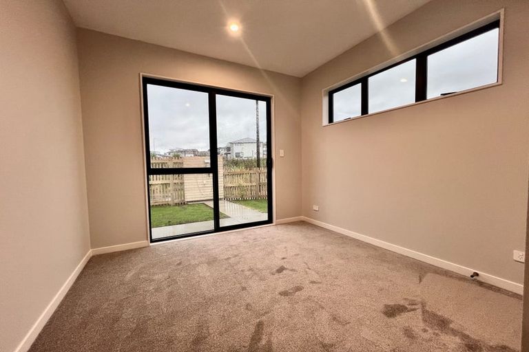 Photo of property in 16 Kiokio Place, Swanson, 0614