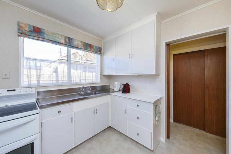 Photo of property in 1/28 Wood Street, Takaro, Palmerston North, 4410