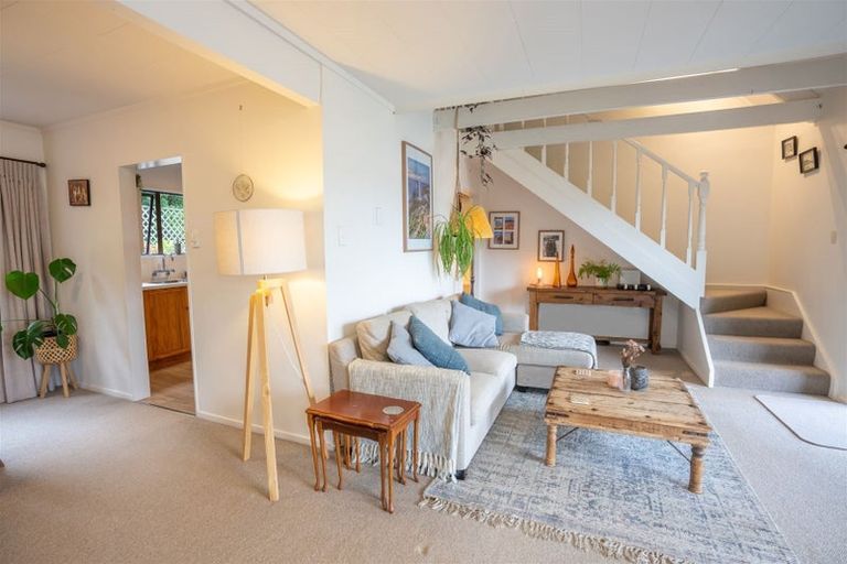 Photo of property in 36 Oak Avenue, Paremata, Porirua, 5024