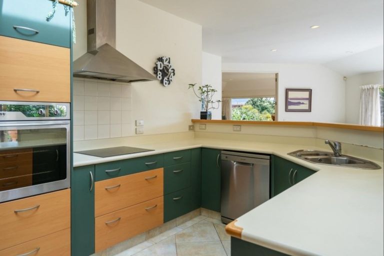 Photo of property in 17 Barrett Drive, Waikanae Beach, Waikanae, 5036