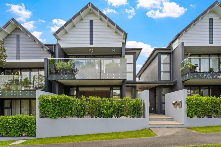 Photo of property in 7c Botanical Drive, Silverdale, 0932