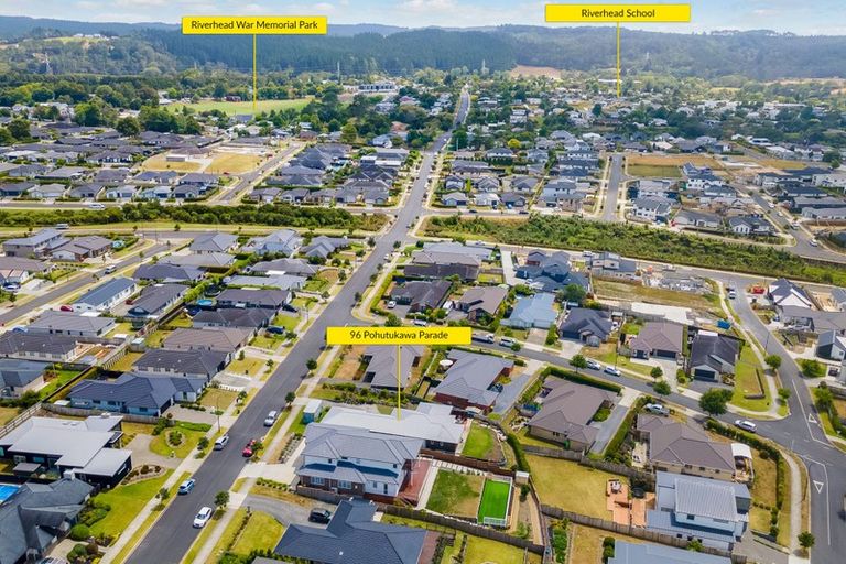 Photo of property in 96 Pohutukawa Parade, Riverhead, 0820