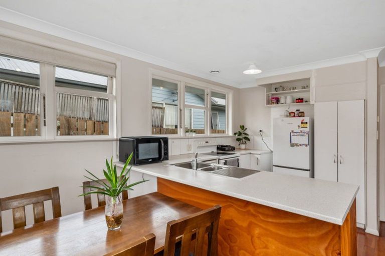 Photo of property in 33 Henderson Crescent, Parkvale, Tauranga, 3112