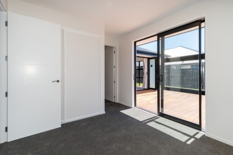 Photo of property in 16 Roys Street, Marshland, Christchurch, 8083