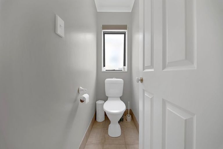 Photo of property in 6 Craiburn Street, Ranui, Auckland, 0612