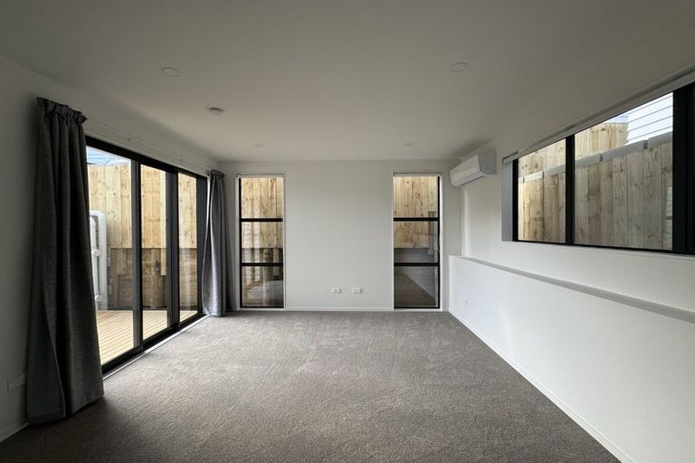 Photo of property in 16 Elegant Lane, Ranui, Auckland, 0612