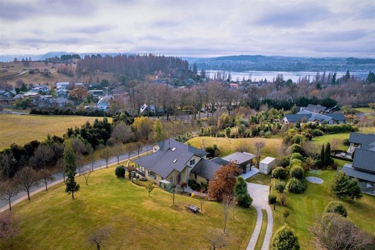 Photo of property in 1 Hollyhock Lane, Wanaka, 9305