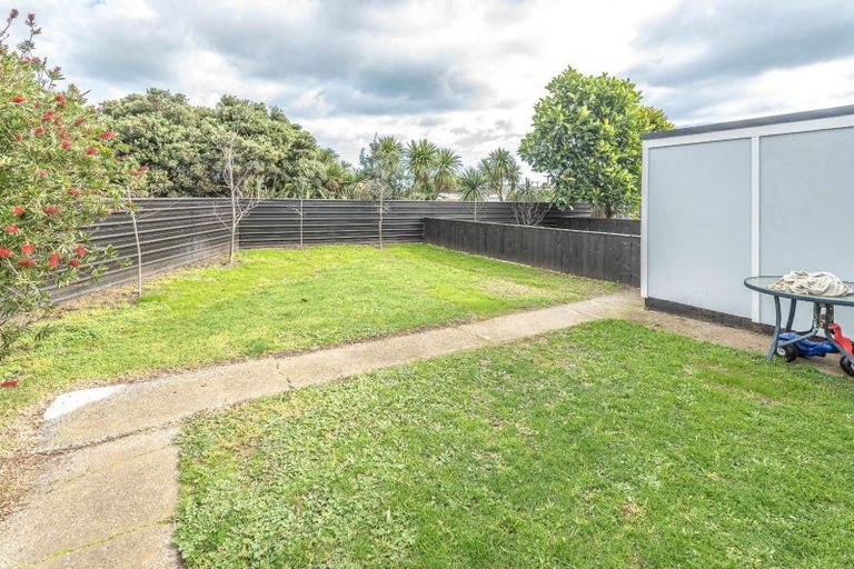 Photo of property in 1 Kupe Place, Castlecliff, Whanganui, 4501