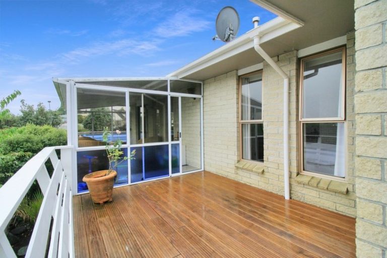 Photo of property in 49 Cumberland Street, Merrilands, New Plymouth, 4312