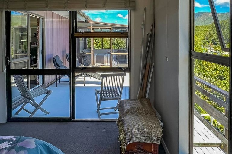 Photo of property in 143a Waikawa Road, Picton, 7220