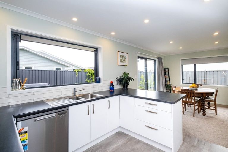 Photo of property in 24 Grooby Place, Havelock North, 4130