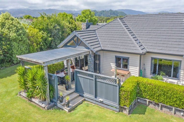 Photo of property in 36 Saint Laurent Way, Ohau, Levin, 5570