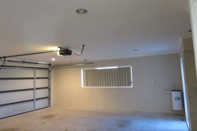 Photo of property in 12 Bonny Crescent, Massey, Auckland, 0614