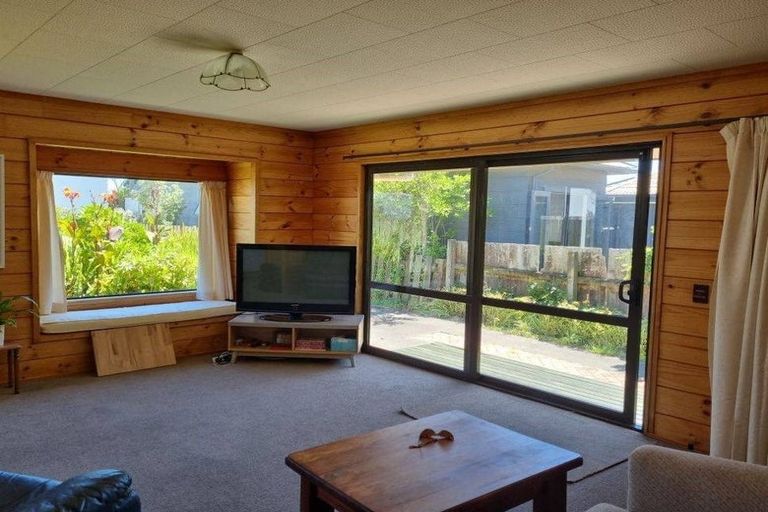 Photo of property in 108a Mana Esplanade, Paremata, Porirua, 5026