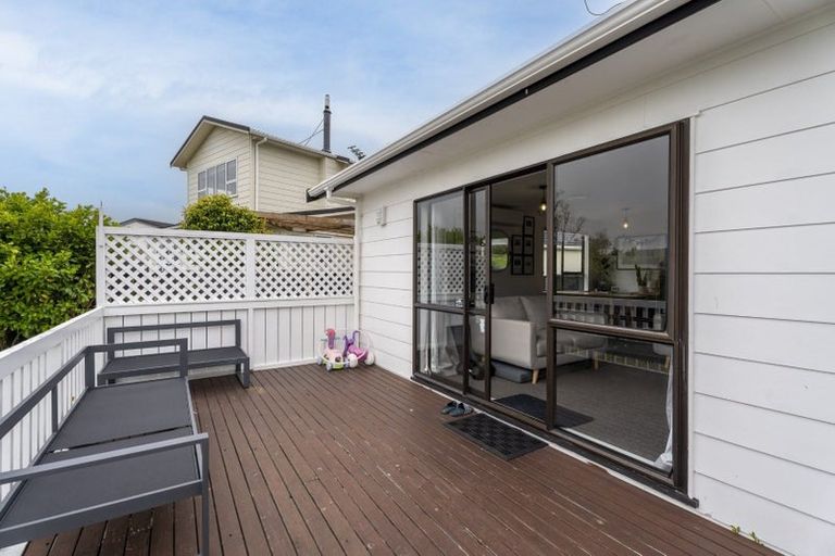 Photo of property in 17 Trinidad Crescent, Grenada Village, Wellington, 6037