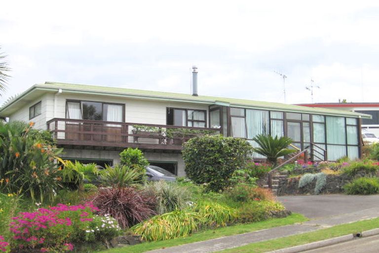 Photo of property in 4 Tinopai Drive, Omokoroa, 3114