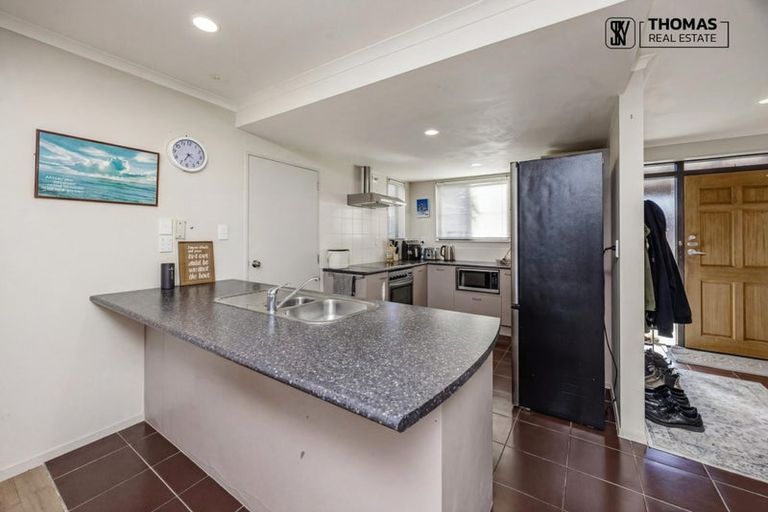 Photo of property in 14 Secoia Crescent, Mangere, Auckland, 2022