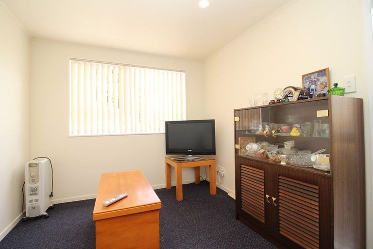Photo of property in 35 South Lynn Road, Titirangi, Auckland, 0604